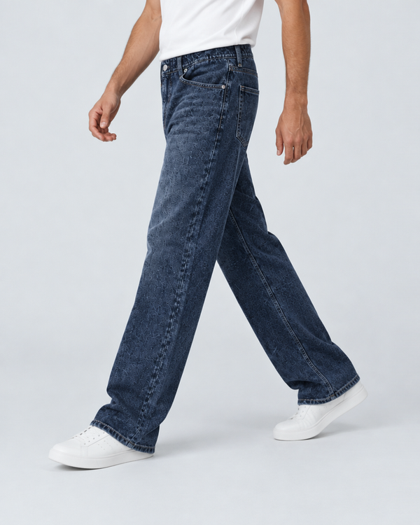 Dark Indigo jeans, Three-quarter walk